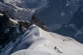 雪山 