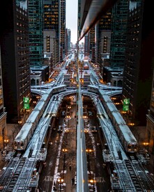 美丽傍晚城市道路