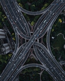 美丽傍晚城市道路