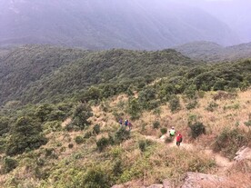 爬山