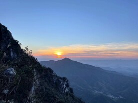爬山