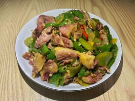 青椒炒腊鸭