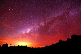 星空高山背景