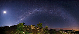 星空高山背景图片