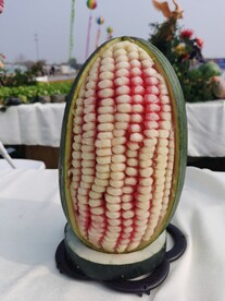 西瓜雕刻玉米粒