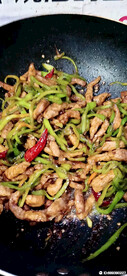 尖椒炒肉丝
