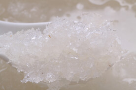 马来西亚滋补品燕盏泡发高清图片