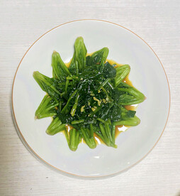 菠菜冷盘高清大图