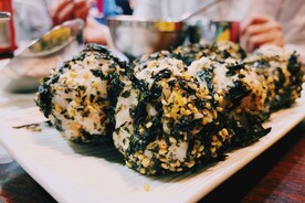 韩式海苔饭团美食
