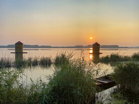 东平湖浮粮店风光