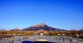 东平白佛山全景图