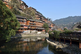 贵州千户苗寨山水河流绿水小溪