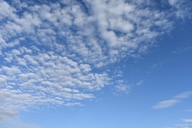 蓝天白云千云朵层叠云