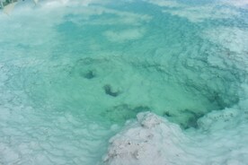 翡翠湖盐湖盐碱地