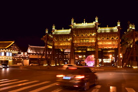 和阳街木牌坊古建筑夜景街景街道