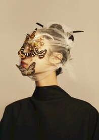 女性