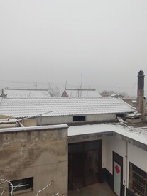 房屋上的积雪
