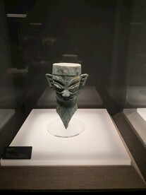 青铜人头像