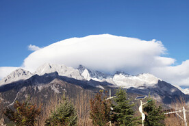 雪山白云