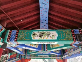 雕梁画栋