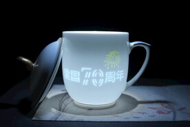 景德镇高白釉玲珑雕刻办公杯