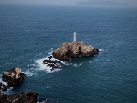 东极灯塔