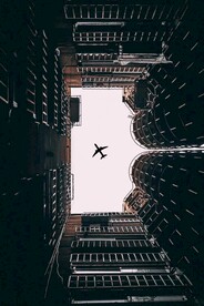 户外暗调城市大楼