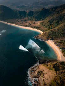 户外暗调海边景观