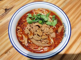 红油肥肠面