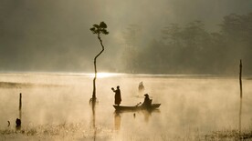 湖中小船