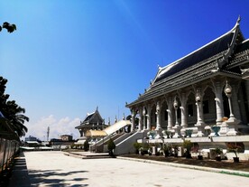 泰国甲米克拉瓦兰佛寺