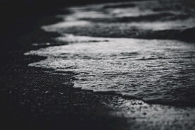 灰色