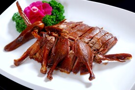 切片烤鸭美食