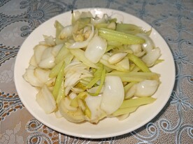 西芹炒百合