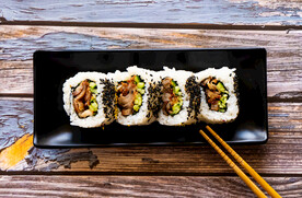 美味的寿司俯拍