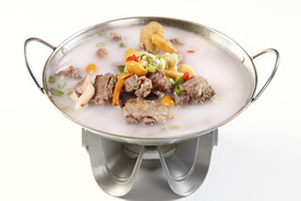 锅仔鲜菌炖排骨