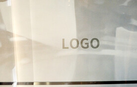 logo样机玻璃阳光办公室