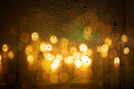 下雨  