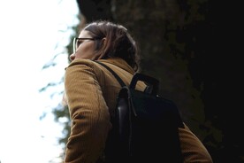 女性