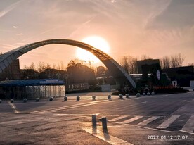 大学校门