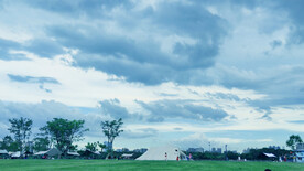 野餐草坪风景照