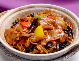 木耳金菇肥牛煲