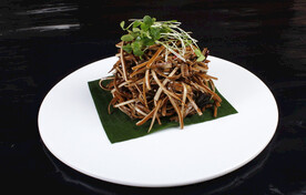 酱拌茶树菇豆皮