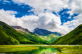 户外山脉湖水自然景观
