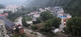 山中小镇 