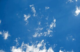 蔚蓝色天空