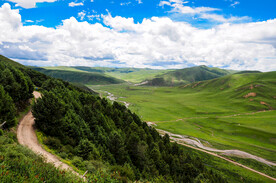 户外绿色山脉山峰