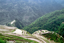 户外绿色山脉山峰