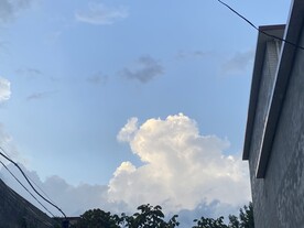 蓝天白云楼房