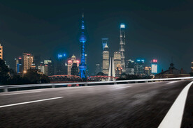 夜晚城市道路